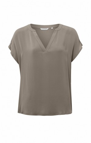 YAYA Flowy top with short sleeves, V-neck in mixed materials Oberteile Damen Grau | OBDMUAX-68