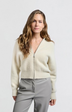 YAYA Fluffy with leather collar and zipper closure Strickjacke Damen Weiß | NMFRDLZ-26