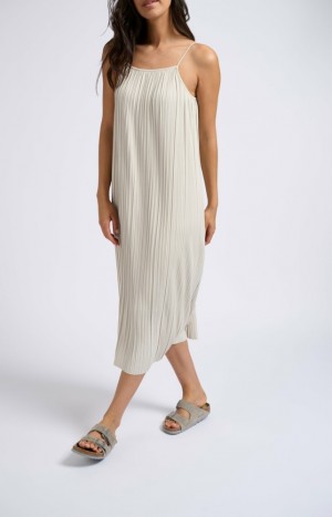 YAYA Jersey plisse thin straps in flowy fit Kleid Damen Grau | KENDUBX-59