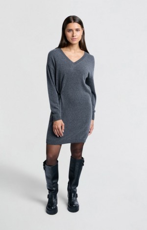 YAYA Knitted midi V-neck and loose fit Kleid Damen Weiß | GRZFAJB-91