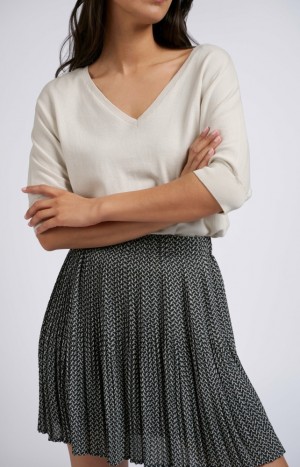 YAYA Soft V-neck with half sleeves and stitched details Pullover Damen Weiß | BYALWHC-43